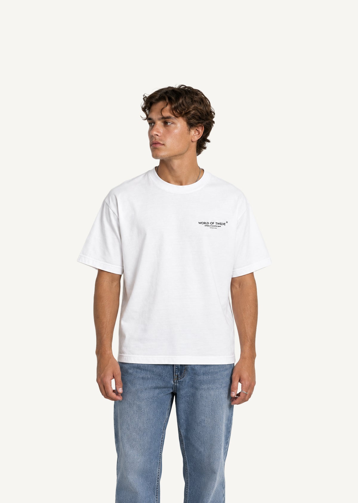 Essential oversized white T-shirt – front on model