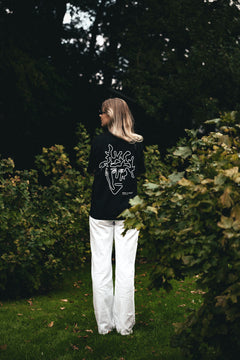 Visage oversized black T-shirt – back lifestyle