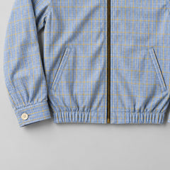 Ralph Lauren upcycled blue-yellow-check: gestileerd AI-detail van mouw en zoom