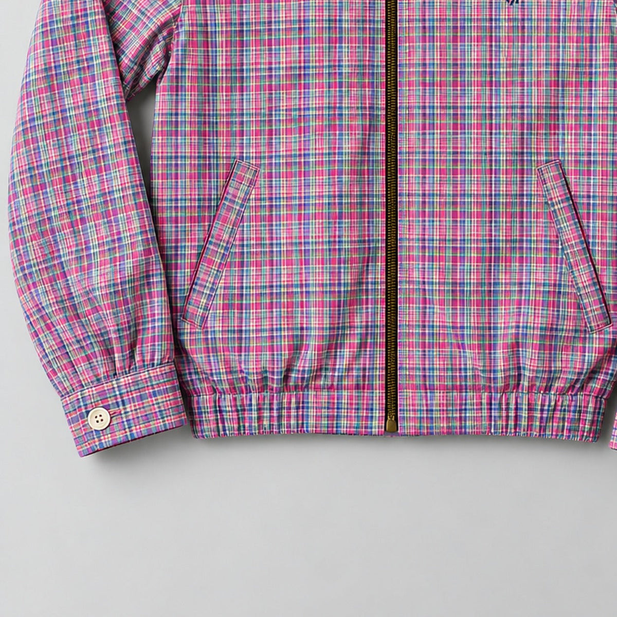 Ralph Lauren upcycled multicolour-pink-check: gestileerd AI-detail van mouw en zoom