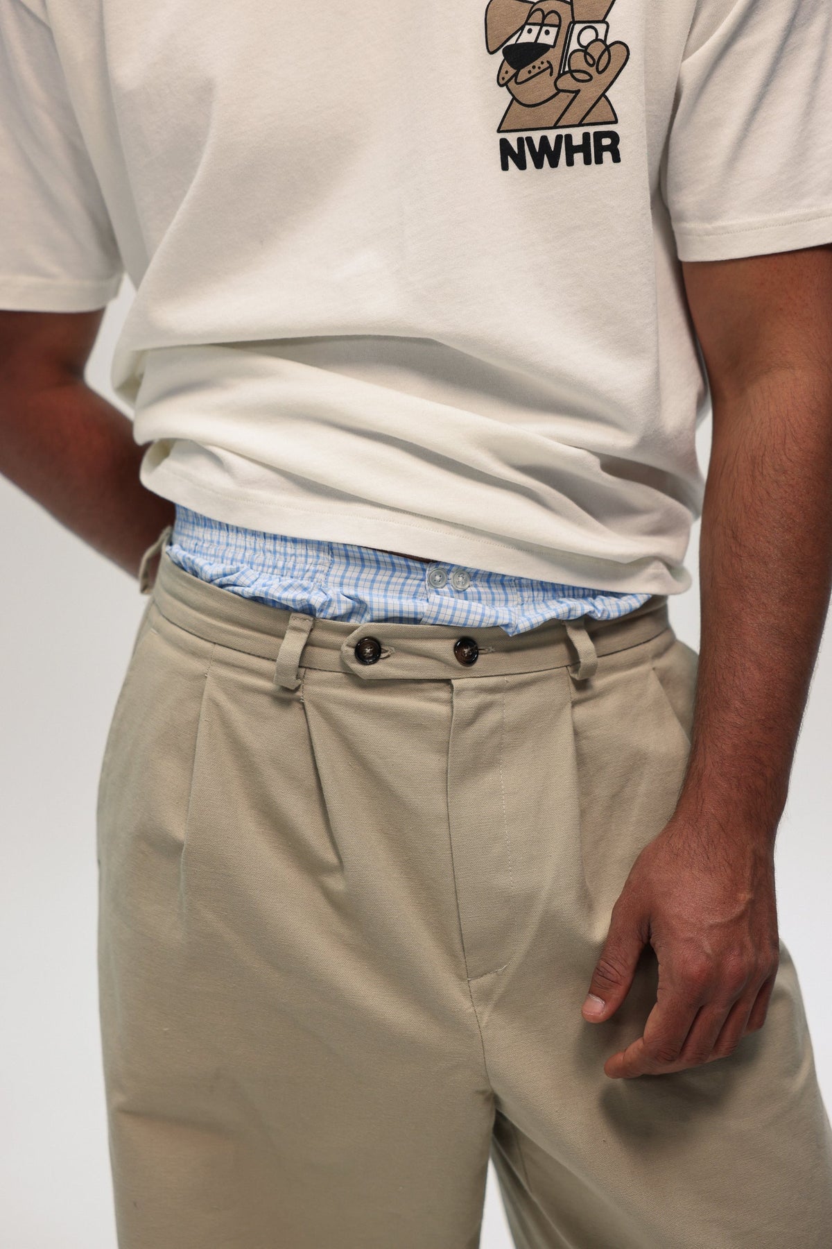 NWHR Beige Chino - detail / model view 2
