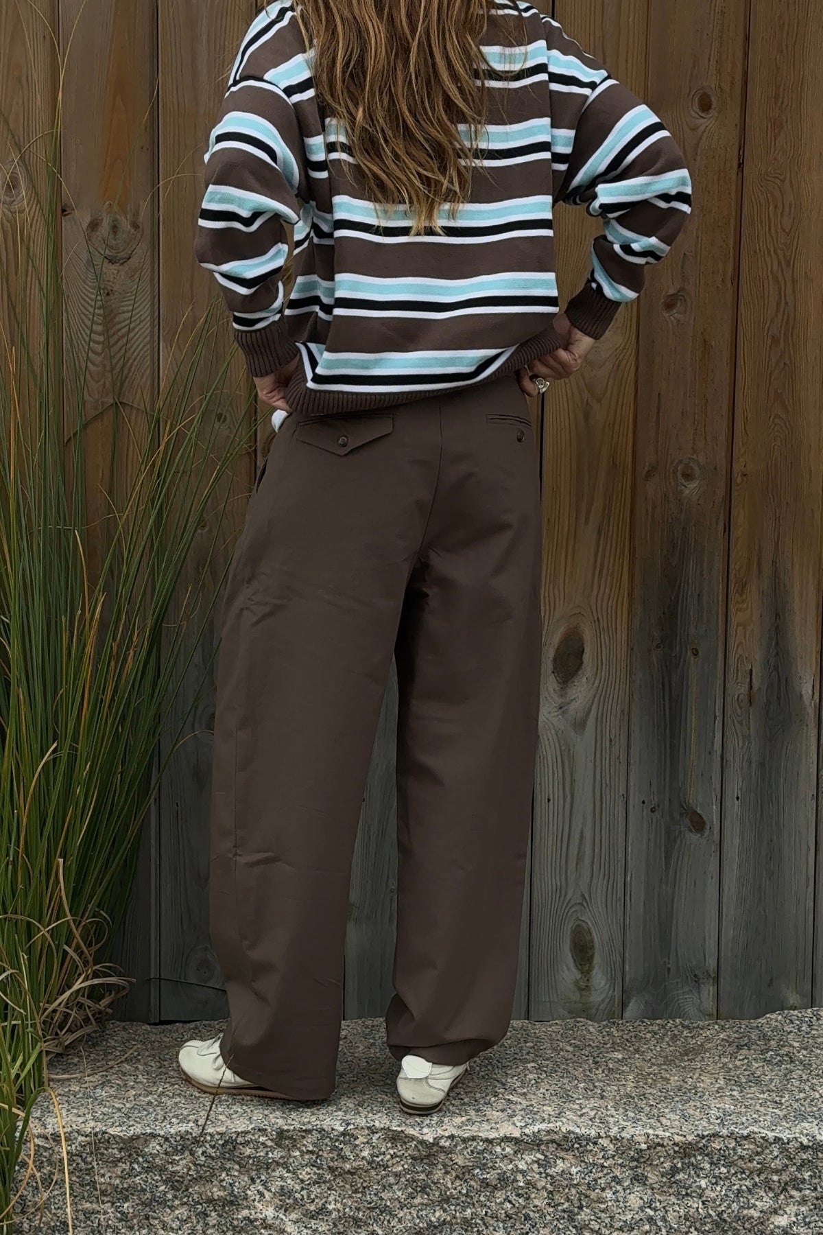 NWHR Brown Chino - detail / model view 2